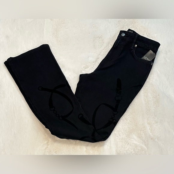 AUTHENTICATED
Belting-Print High-Rise Boot Jean
Lauren - Picture 14 of 15